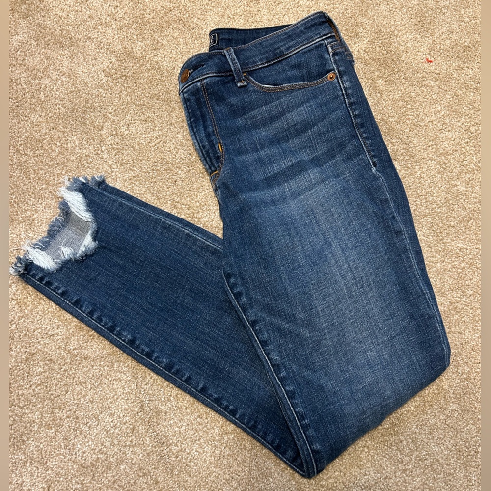 A&F Harper Low Rise Ankle Jeans